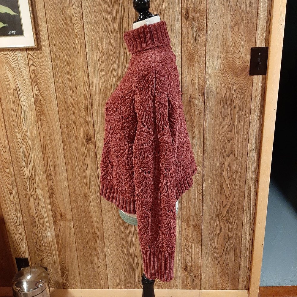 POL Soft Cropped Maroon Turtleneck - Picture 6 of 12